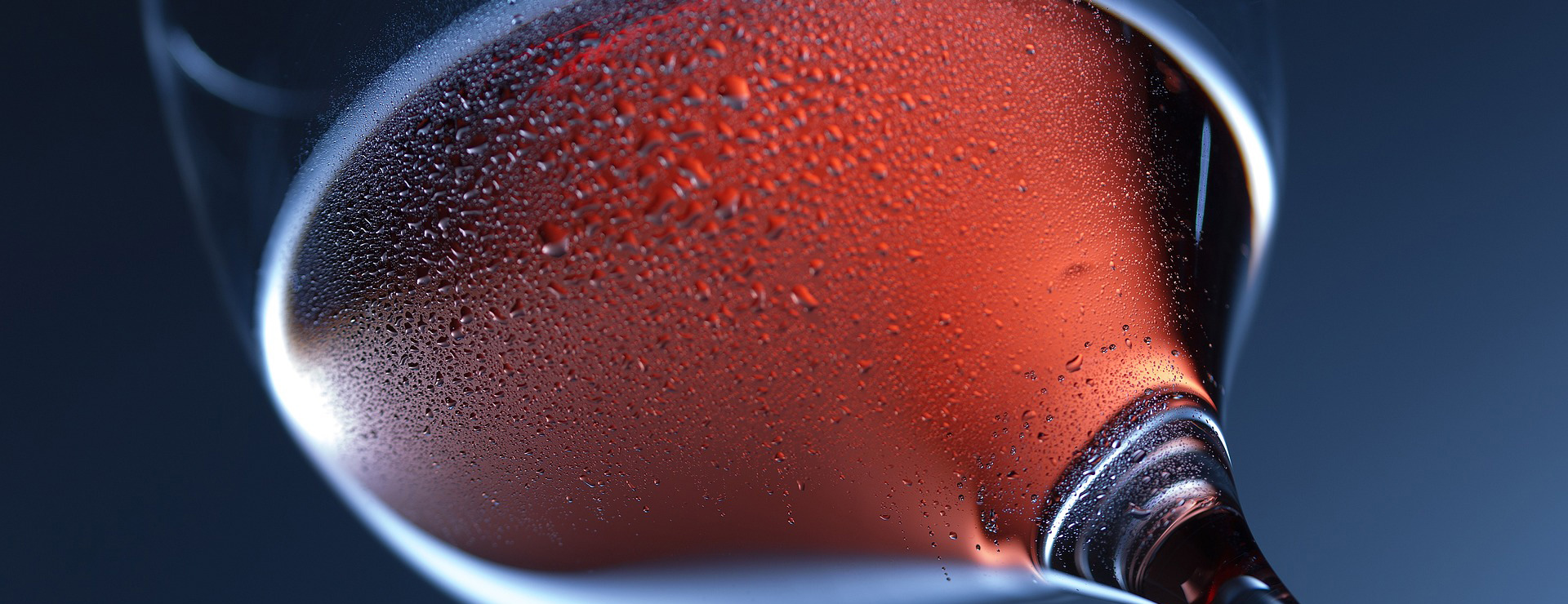 Spirituosengeschäft 3 Spirituosengeschäft -Spirituosengeschäft red wine 1004255 1920